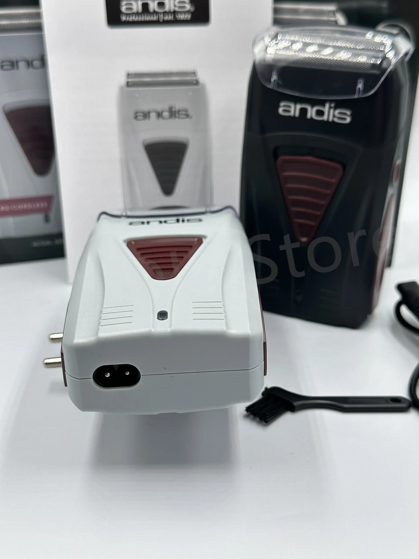 Rasoir électrique Andis à feuille de titane