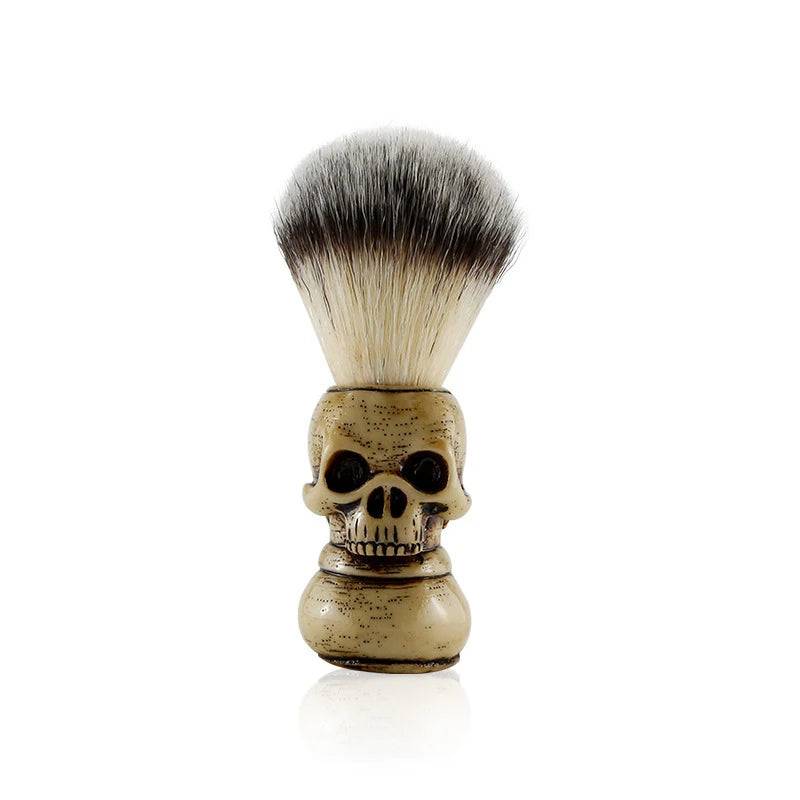 Brosse à barbe en poils de sanglier en forme de crâne