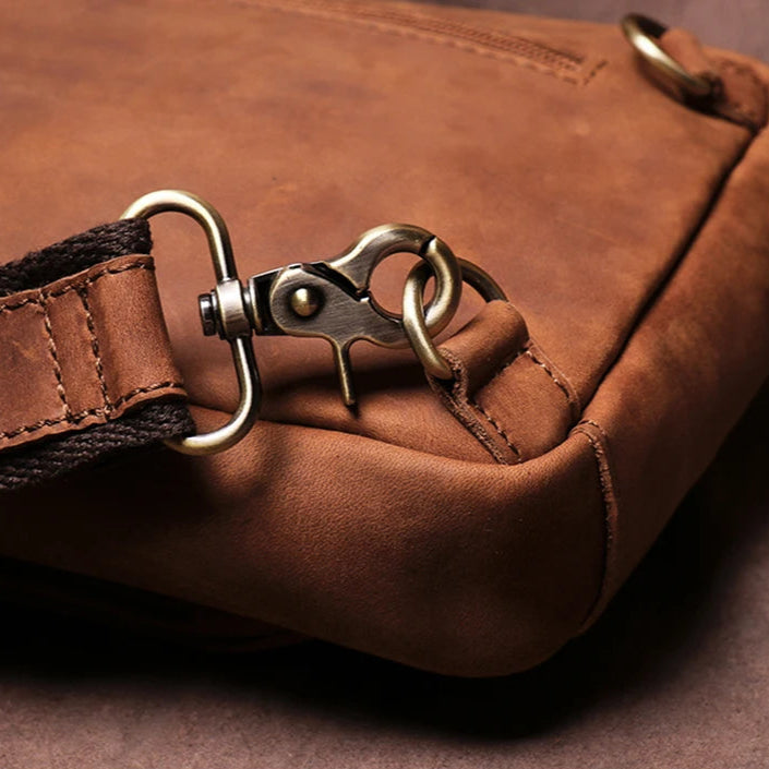 Sac de poitrine de luxe en cuir de vache de style vintage GURO